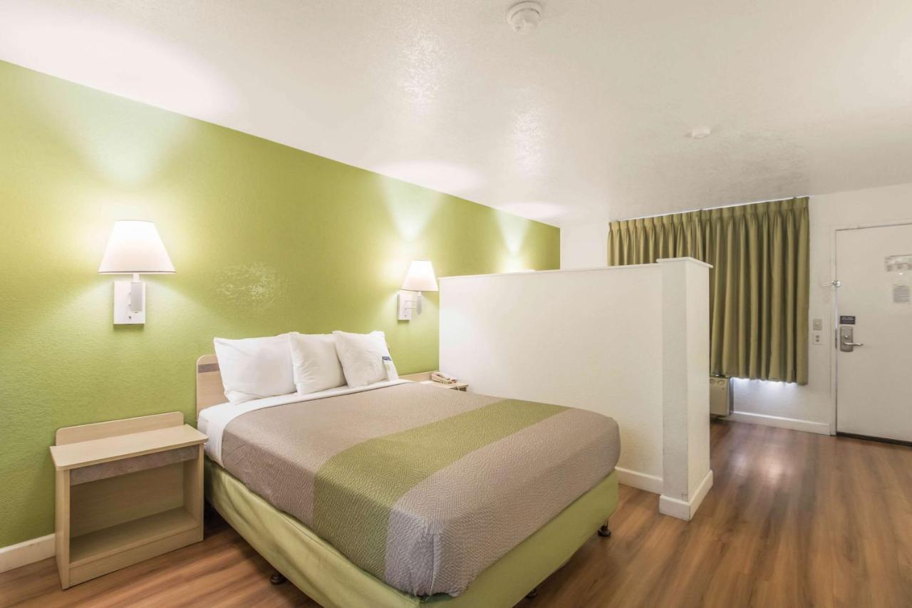 Motel 6 Hemet Eksteriør billede